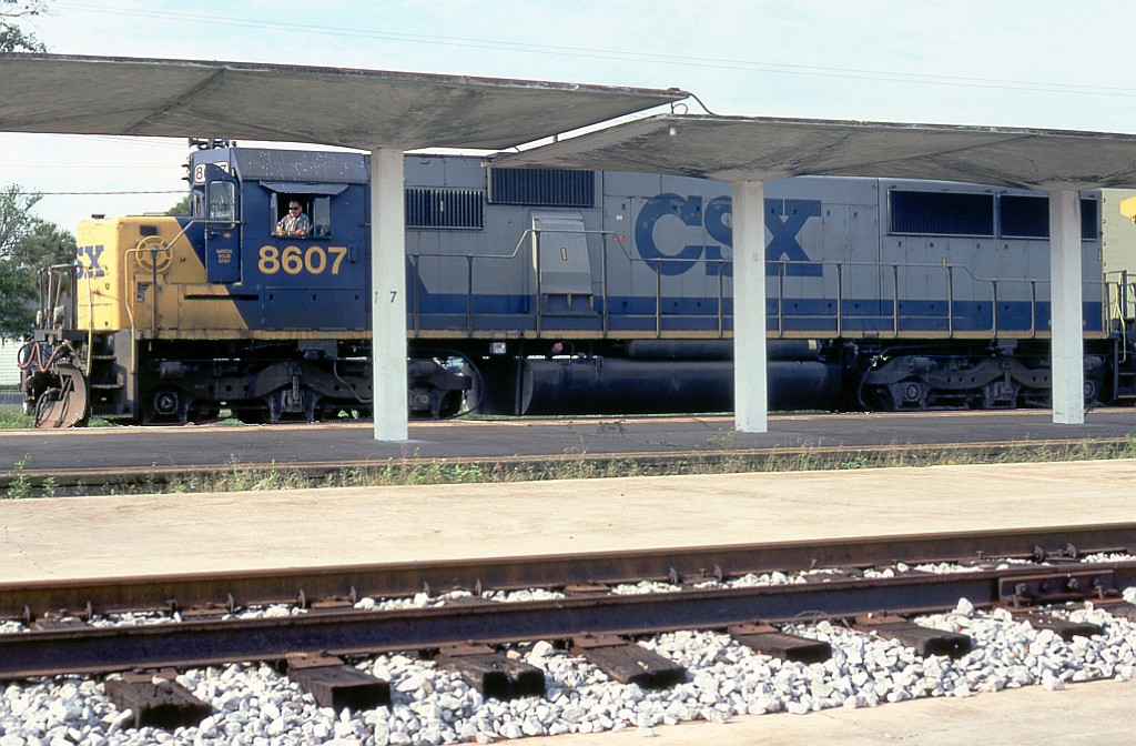 Q452 with CSX 8607 waiting at the depot